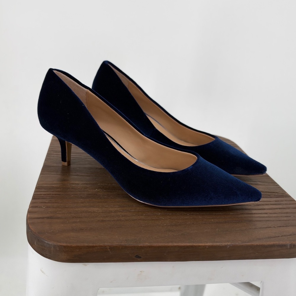 Jewel Badgley Mischka Enola Navy Velvet Pointed Toe Kitten Heel Pumps Size 9 NIB